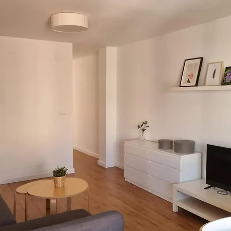Piso Centrico Reformado / In The Center Apartment Nerja