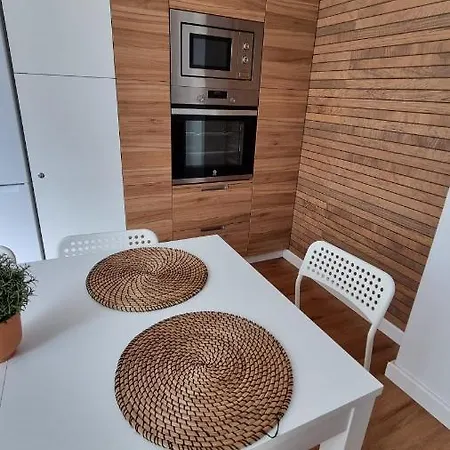 Apartment Piso Centrico Reformado / In The Center *